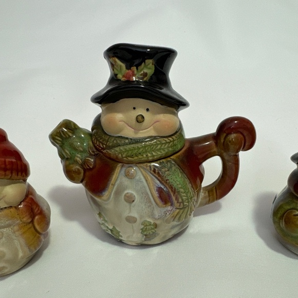 Snowman Top Hats Miniature Teapot Creamer Matching Salt & Beanie Pepper Shakers - Picture 12 of 12